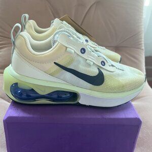 Nike Air Max 2021 Sneaker - NEW